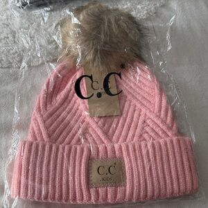 Knit kids -girls Beanie with Faux Fur single Pom